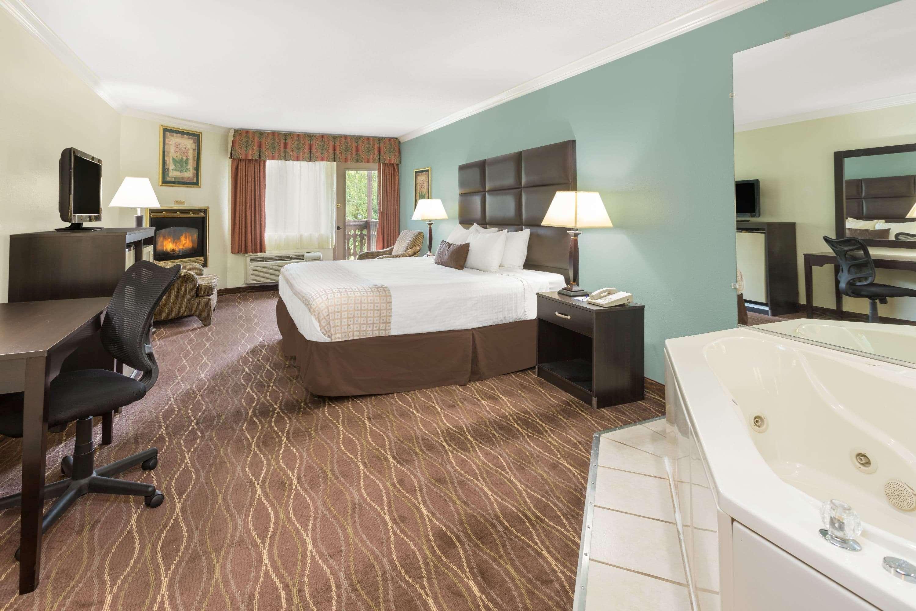 Baymont By Wyndham 3* Helen